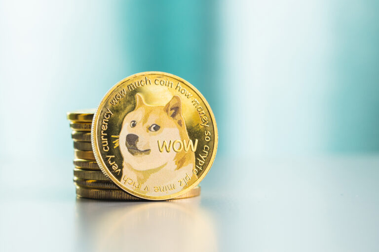 Dogecoin (DOGE) Winds Up, Targeting $0.163 Upside