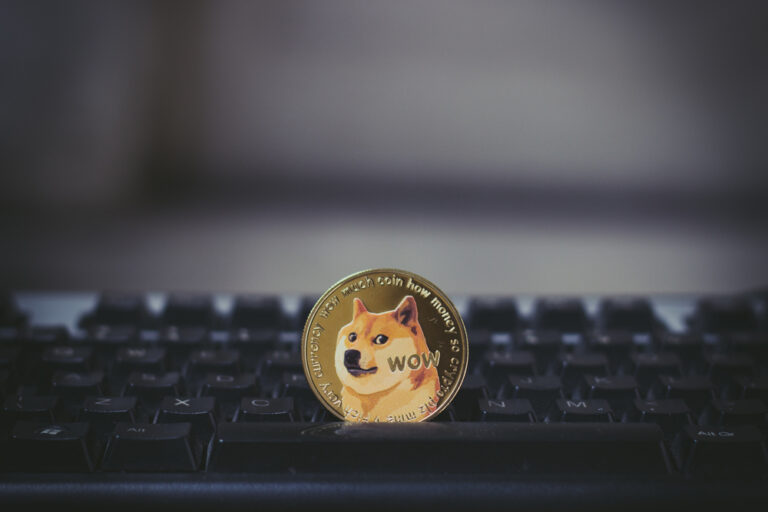 Dogecoin (DOGE) Coils Up; Upside Capped at $0.20